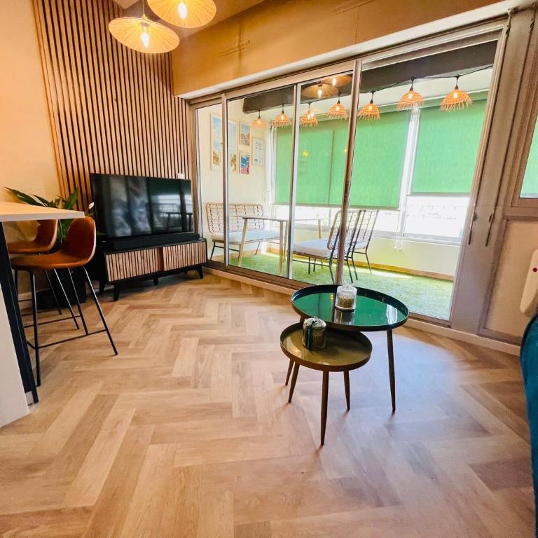 Cap d'Agde T2 4-6 personnes Mezzanine Vue mer Piscine Wifi - Appartement 1 Chambre - 8