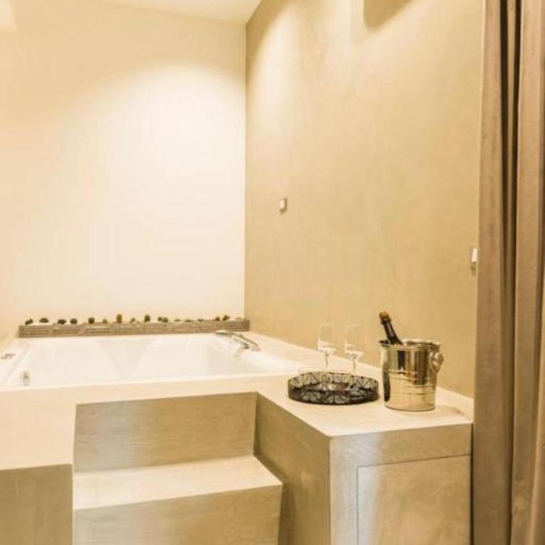 Maximum hub suite&spa - Camera Matrimoniale con Vasca Idromassaggio - 1