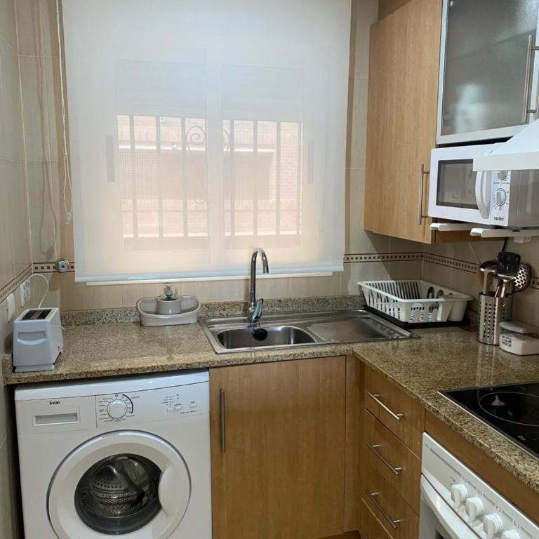 Edificio TORREMAR vistas al mar, orientación norte, Wifi y Smart-TV - Apartamento de 2 dormitorios - 6