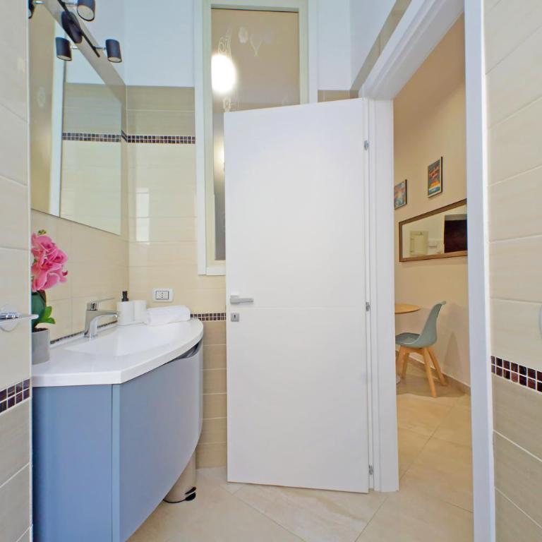 Alba Home Re Di Roma - Appartamento Deluxe con 2 Camere da Letto - 55