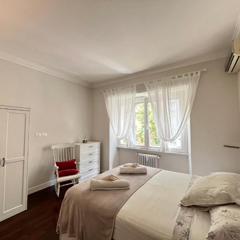 Vatican Family House 2 Baths & 3 Rooms - Three-Bedroom Apartment - 8