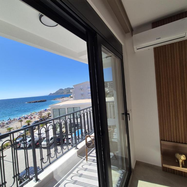 Skyline Apartments - One-Bedroom Apartment with Balcony and Sea View - 69