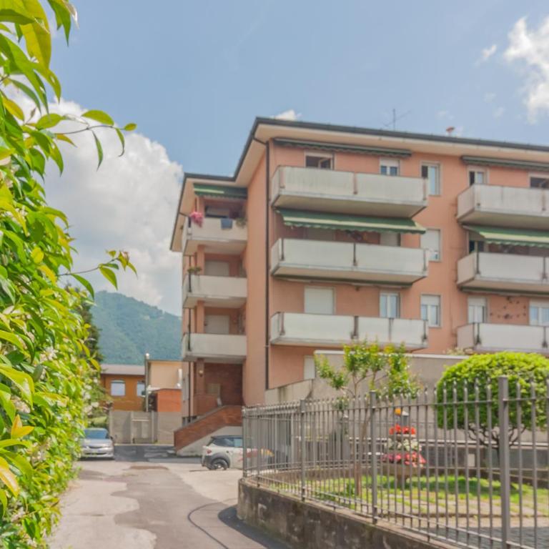 Casa Breggia - Appartamento con 2 Camere da Letto - 45