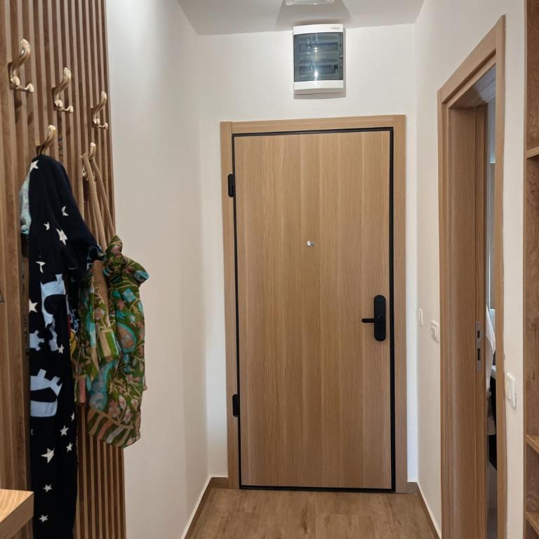 Lavender Apartment - Close to the Beach - Private Garage Parking - One-Bedroom Apartment - 8
