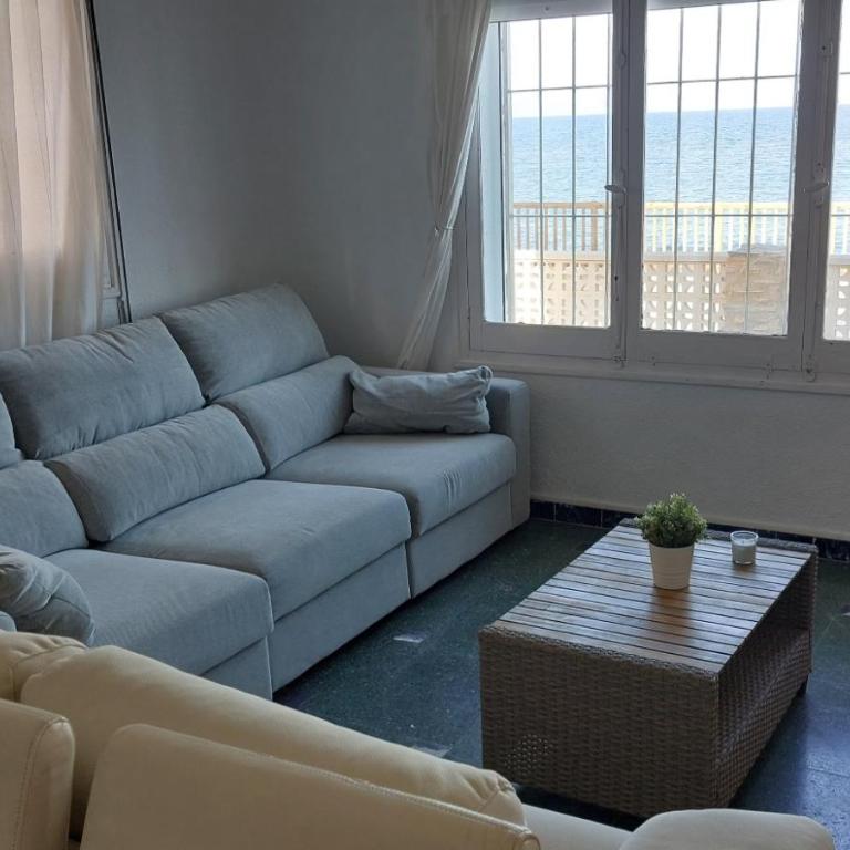 CHALET A 5 METROS DEL MAR.Wifi gratis - Three-Bedroom Apartment - 17