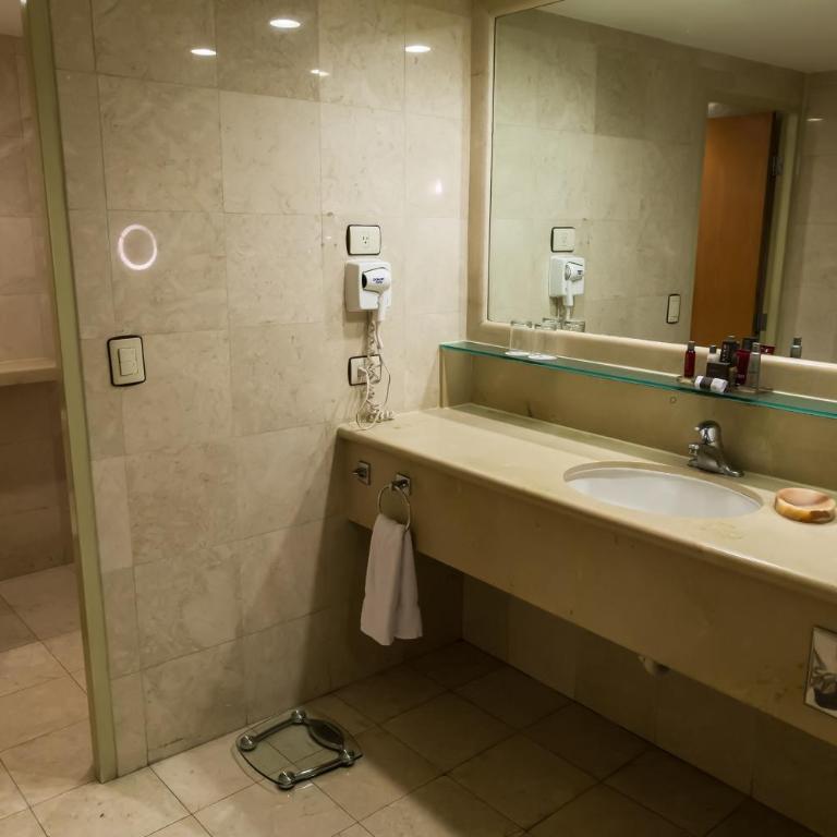 Marriott Tijuana Hotel - Deluxe Room City View, 1 King Bed - 1