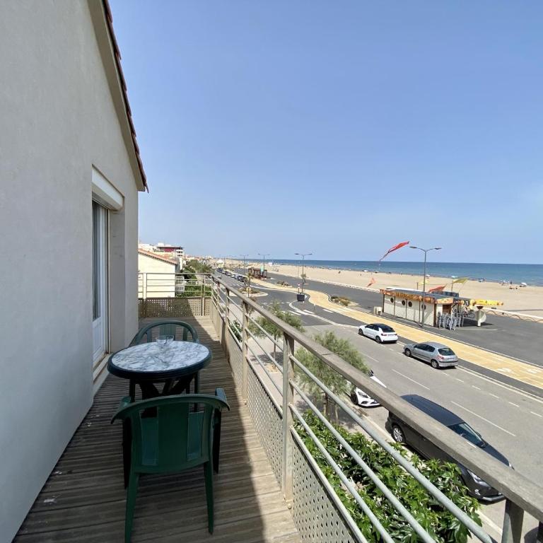Narbonne-Plage : T4 en 1ère ligne, 7P, balcon, parking, accès plage direct - FR-1-795-6 - Apartamento - 1