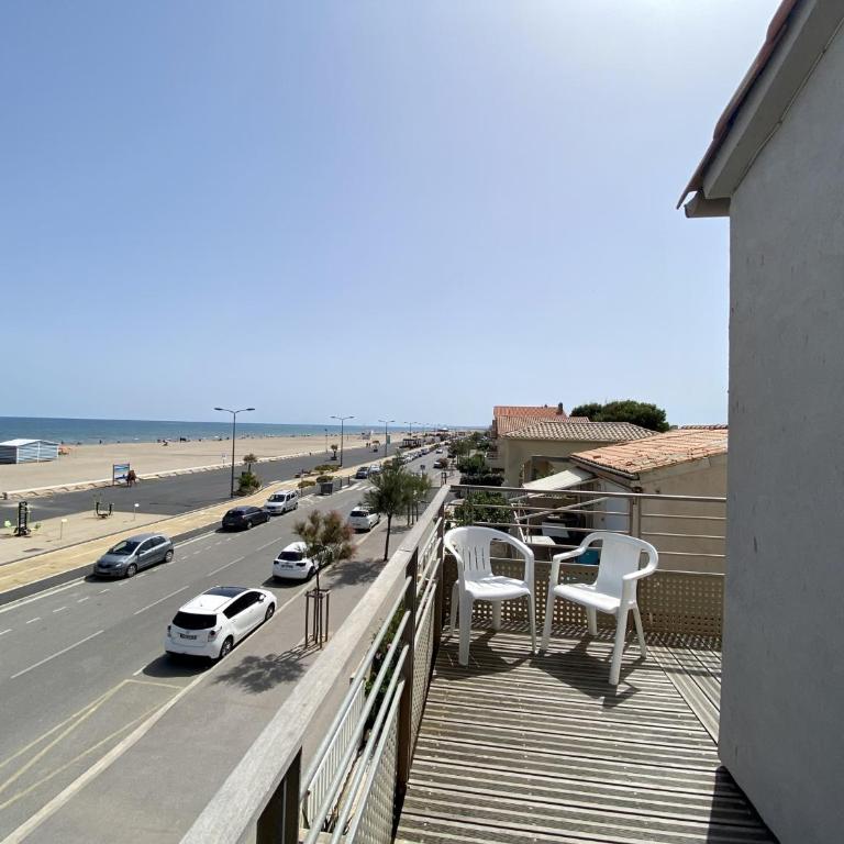 Narbonne-Plage : T4 en 1ère ligne, 7P, balcon, parking, accès plage direct - FR-1-795-6 - Apartamento - 6
