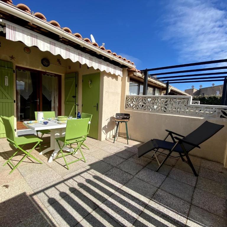 Villa T2 Mezzanine à 300m de la Plage avec Jardin, Idéal Famille, Parking, Animaux Acceptés - FR-1-795-37 - Villa - 1