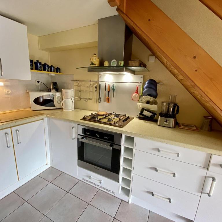 Villa T2 Mezzanine à 300m de la Plage avec Jardin, Idéal Famille, Parking, Animaux Acceptés - FR-1-795-37 - Villa - 8