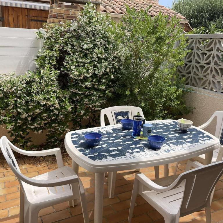 **Charmante Villa T3 Climatisée à 200m de la Plage avec Parking Privatif - Narbonne-Plage** - FR-1-795-46 - Villa - 2