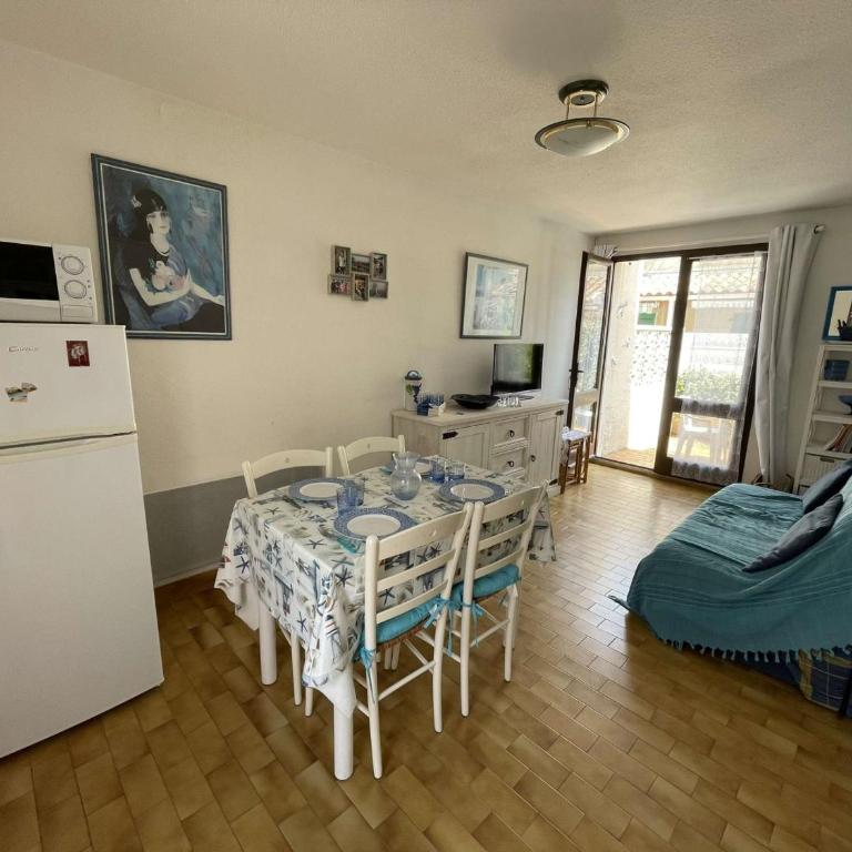 **Charmante Villa T3 Climatisée à 200m de la Plage avec Parking Privatif - Narbonne-Plage** - FR-1-795-46 - Villa - 5