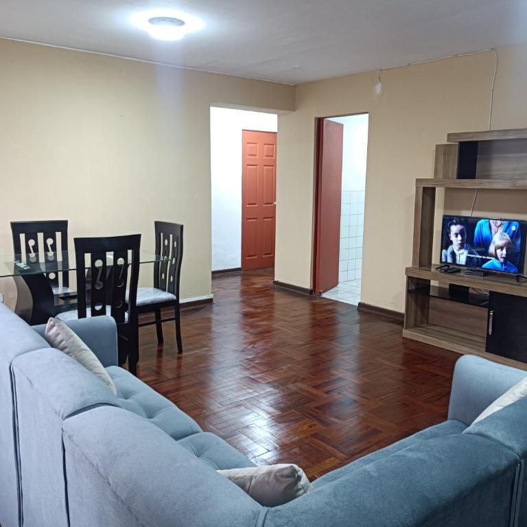 Alojamientos Perú II - Two-Bedroom Apartment - 13