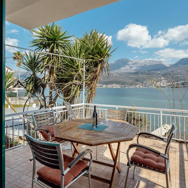 Stunning Home In Njivice - Two-Bedroom Holiday Home - 10