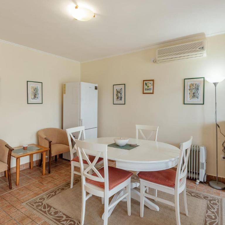 Stunning Home In Njivice - Two-Bedroom Holiday Home - 7