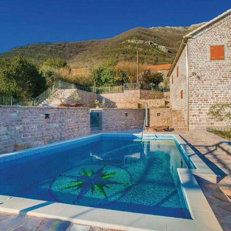 3 Bedroom Beautiful Home In Tivat - Three-Bedroom Vacation Home - 8