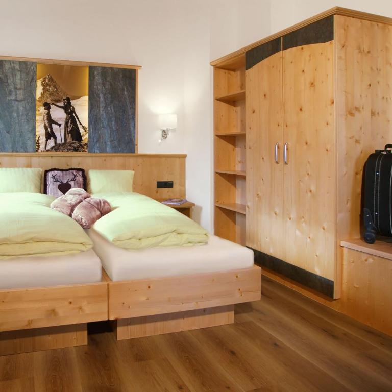 Haus Hintertux - Deluxe Doppel-/Zweibettzimmer mit Balkon - 1