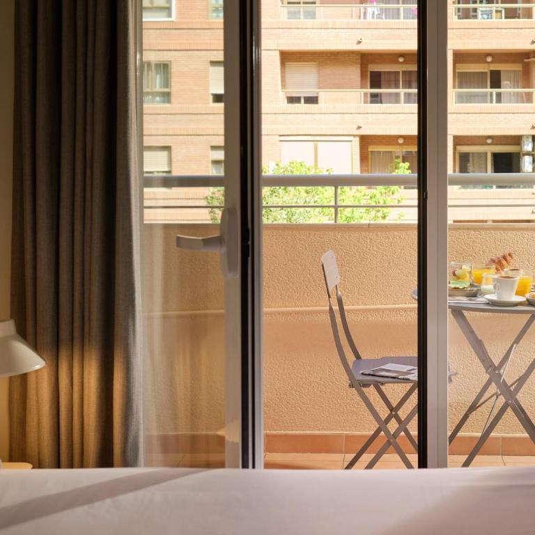 Rooms Ciencias - Double or Twin Room with Balcony - 13