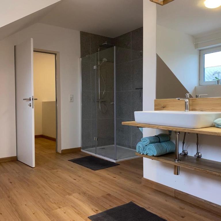 FriedlHof Kärnten Ferienwohnungen für bis zu 10 Personen - Apartment mit 3 Schlafzimmern und Bergblick - 7