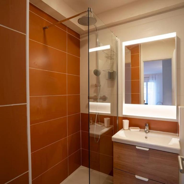 Charmant T2 rénové lumineux à 15mins du vieux port - One-Bedroom Apartment - 20