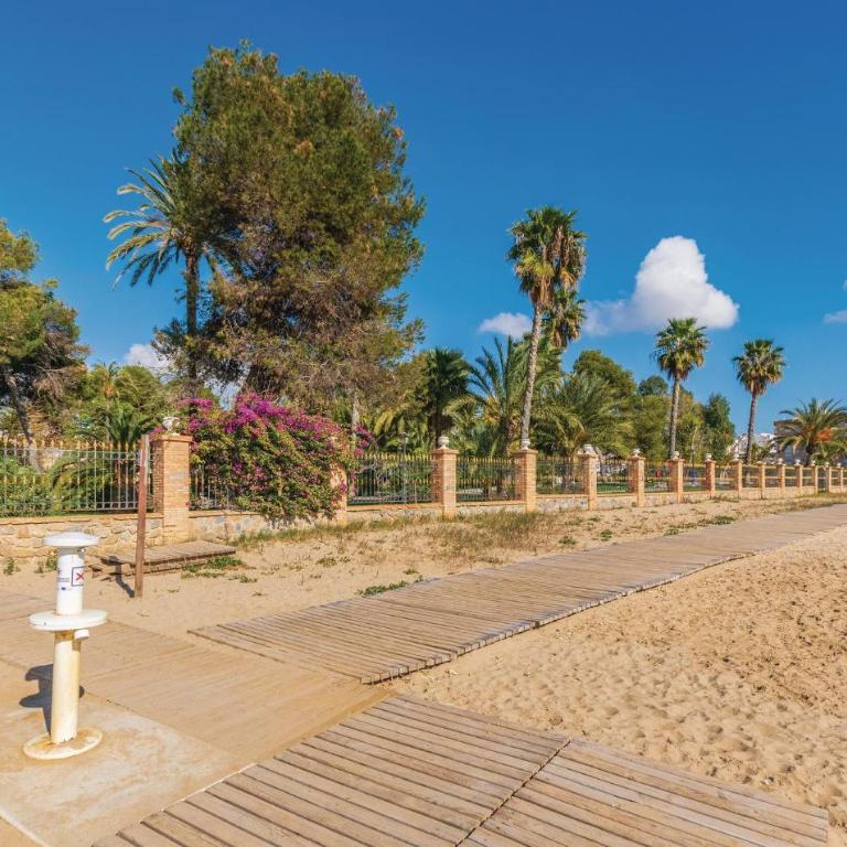 Beach Front Apartment In Torrevieja With Wifi - Apartamento de 2 dormitorios - 14