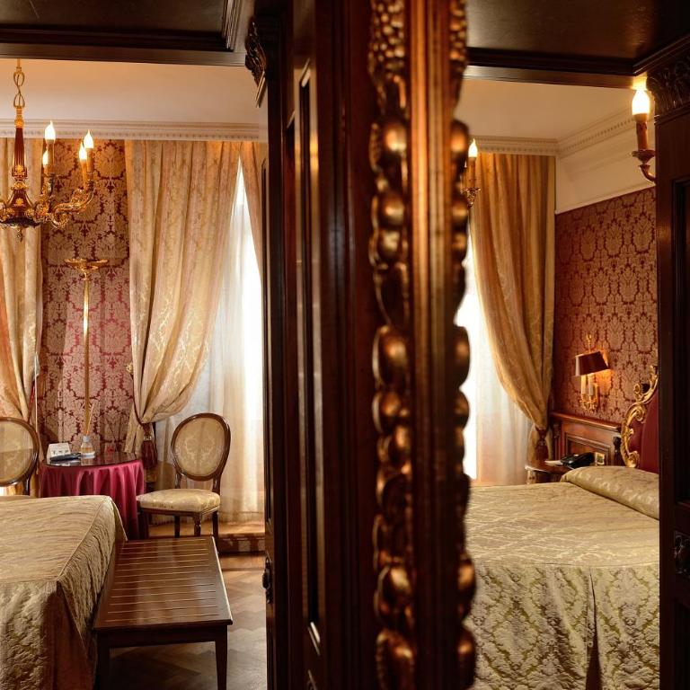 Bellevue Luxury Rooms - San Marco Luxury - Camera Matrimoniale Deluxe con Vista Piazza San Marco - 9