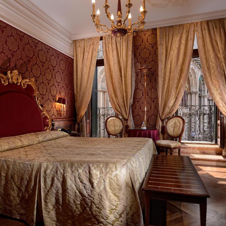 Bellevue Luxury Rooms - San Marco Luxury - Camera Matrimoniale Deluxe con Vista Piazza San Marco - 3
