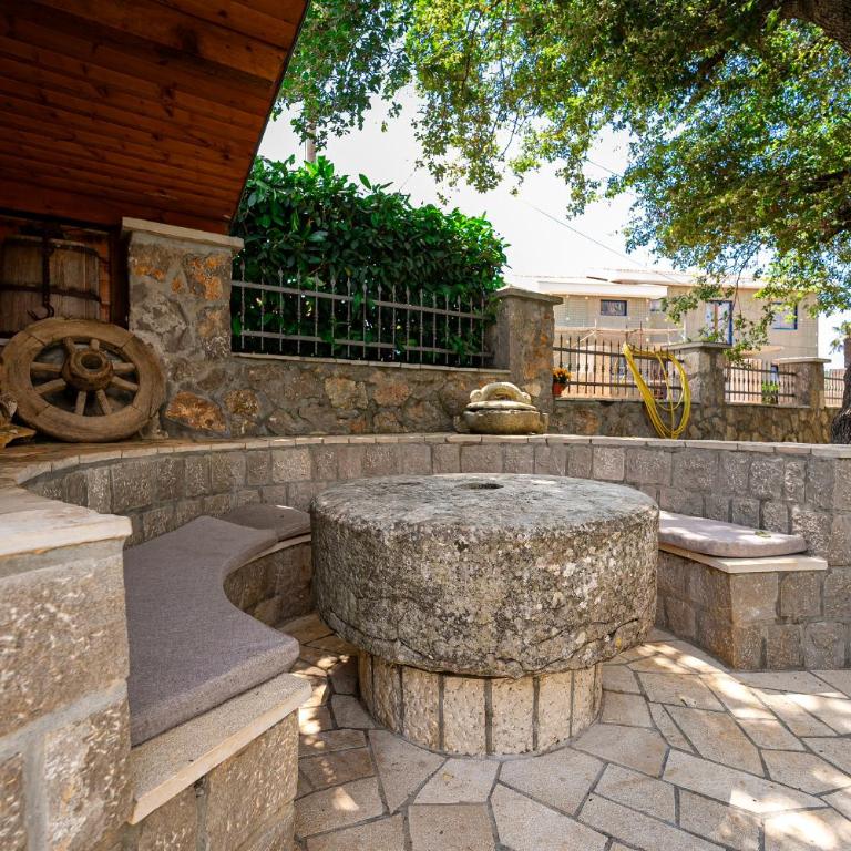 Villa Helena - Two-Bedroom House - 38