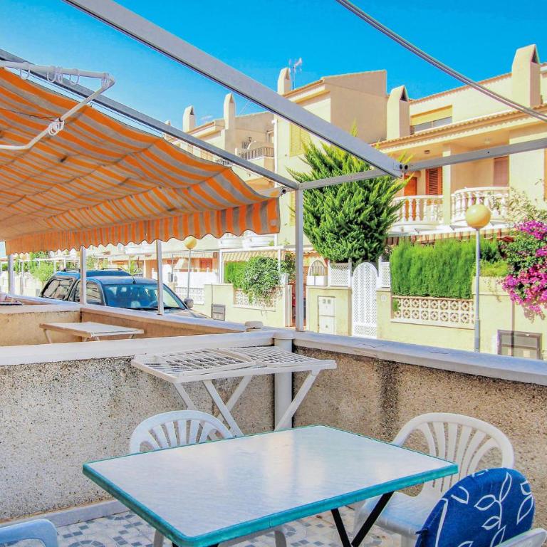 Gorgeous Home In Santa Pola - Casa Vacacional de 3 dormitorios - 5