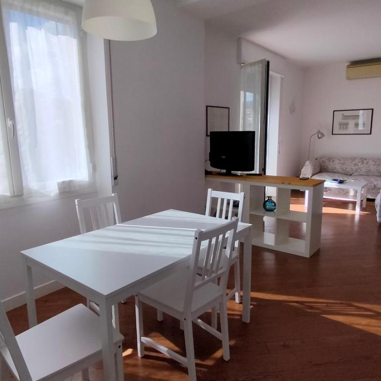 Tutto intorno a te - Two-Bedroom Apartment - 14