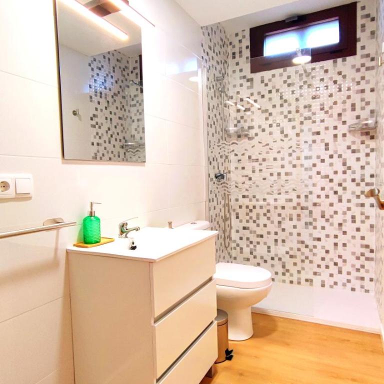 Apartamento con vistas a la montaña en Oviedo - Two-Bedroom Apartment - 3