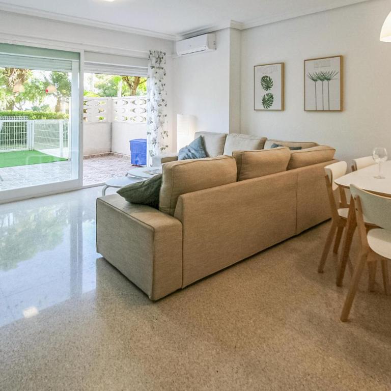 Nice Apartment In El Campello With Swimming Pool - Apartamento de 3 dormitorios - 3