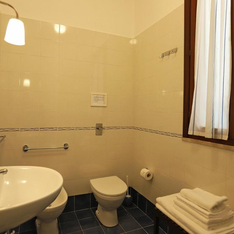 B&B La casa di Paola - Camera Deluxe Matrimoniale/Doppia con Letti Singoli con Balcone - 16