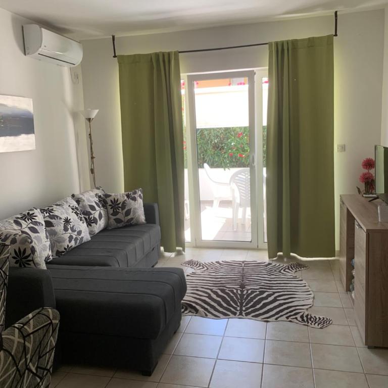 Location Apartments - One-Bedroom Apartment with Balcony - 4
