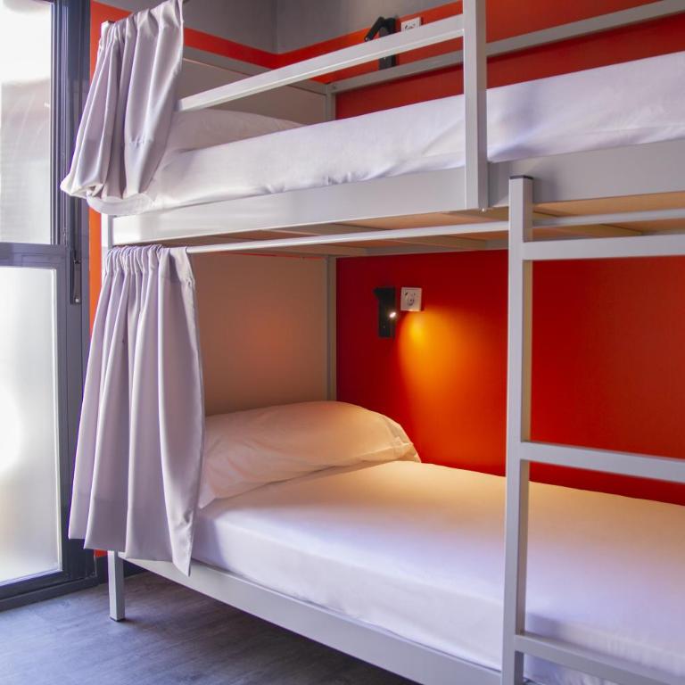 Room Valencia - Bed in 4-Bed Female Dormitory Room with Private Bathroom - 5
