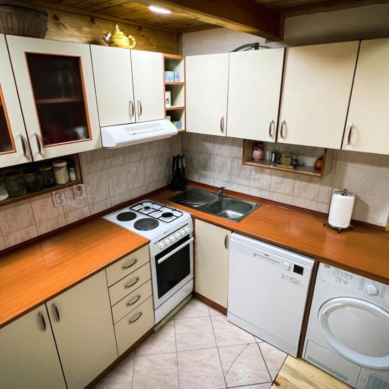 Villa Foresta - Three-Bedroom Apartment - 22