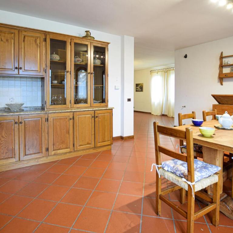 Accogliente Casa Con 4 Camere Da Letto - Casa Vacanze con 4 Camere da Letto - 16
