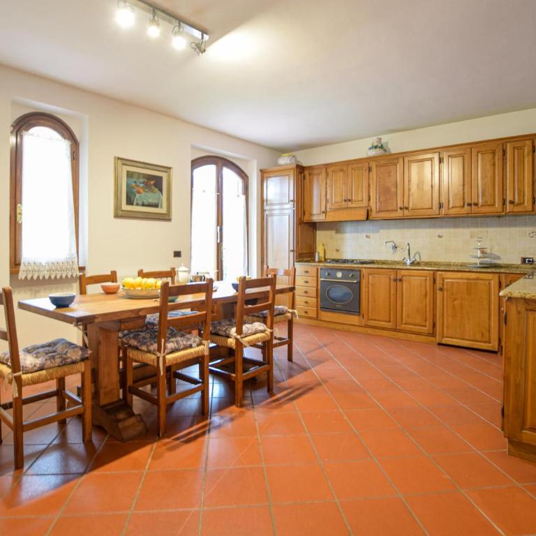 Accogliente Casa Con 4 Camere Da Letto - Casa Vacanze con 4 Camere da Letto - 15