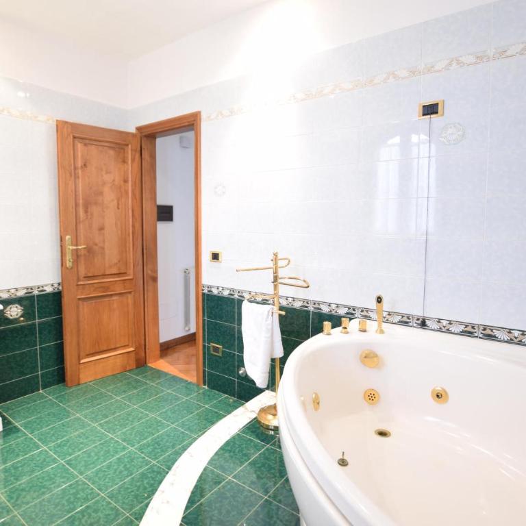 Accogliente Casa Con 4 Camere Da Letto - Casa Vacanze con 4 Camere da Letto - 26