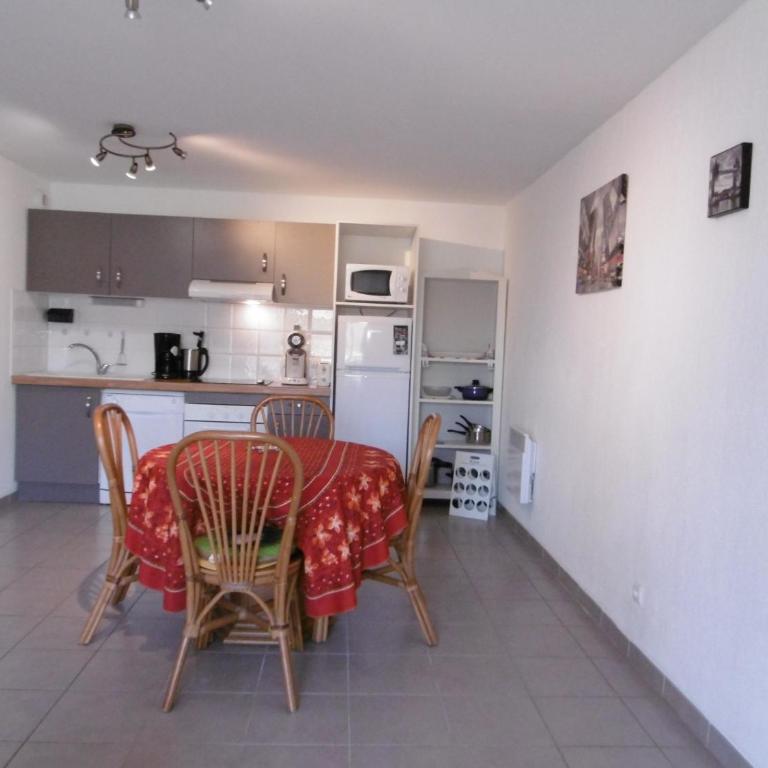 Narbonne-Plage: Superbe T3 60m², 6 pers, Balcon, Parking, Proche mer & commerces - FR-1-795-7 - Apartment - 7