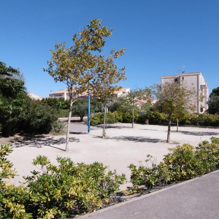 Narbonne-Plage: Superbe T3 60m², 6 pers, Balcon, Parking, Proche mer & commerces - FR-1-795-7 - Apartment - 18