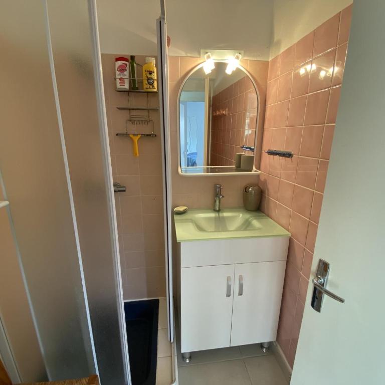 Narbonne-Plage : T2 climatisé, balcon, parking, à 100m de la plage, commerces à proximité - FR-1-795-12 - Apartamento - 12
