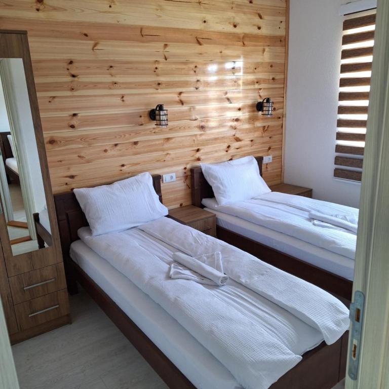 Apartmani Srećko - Apartment with Mountain View - 8