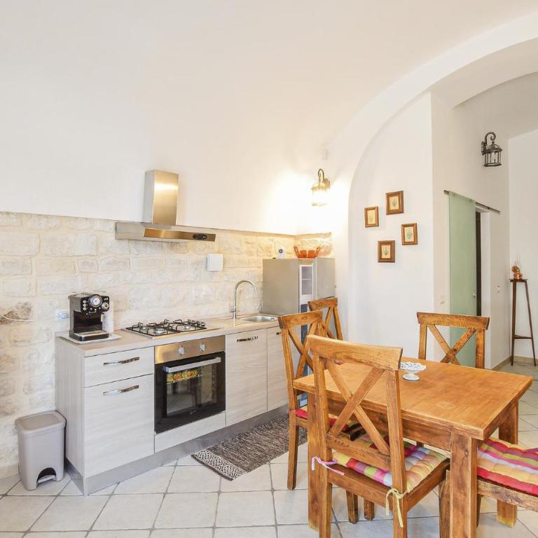 Awesome Home In Modica - Casa Vacanza con 6 Camere da Letto - 10