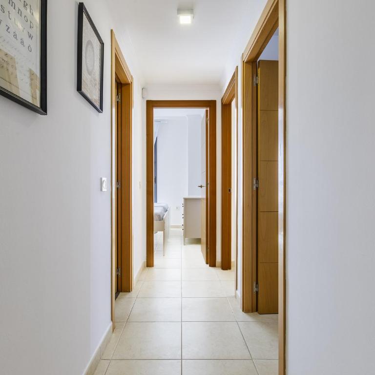 A&N Sea View Family Apartment with Pool & Parking - Three-Bedroom Apartment - 20