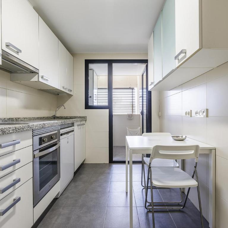 A&N Sea View Family Apartment with Pool & Parking - Three-Bedroom Apartment - 23