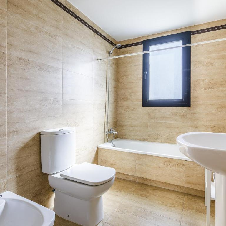 A&N Sea View Family Apartment with Pool & Parking - Three-Bedroom Apartment - 28