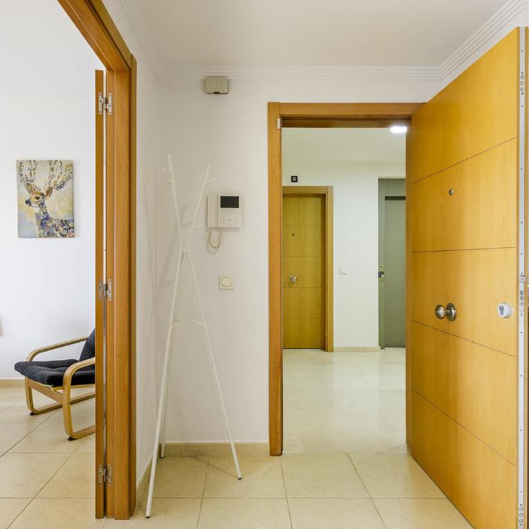 A&N Sea View Family Apartment with Pool & Parking - Three-Bedroom Apartment - 33