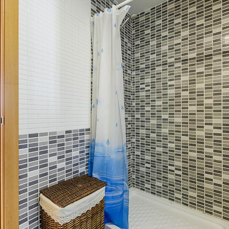 A&N Sea View Family Apartment with Pool & Parking - Three-Bedroom Apartment - 44