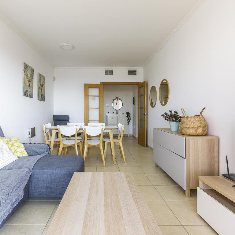A&N Sea View Family Apartment with Pool & Parking - Three-Bedroom Apartment - 54
